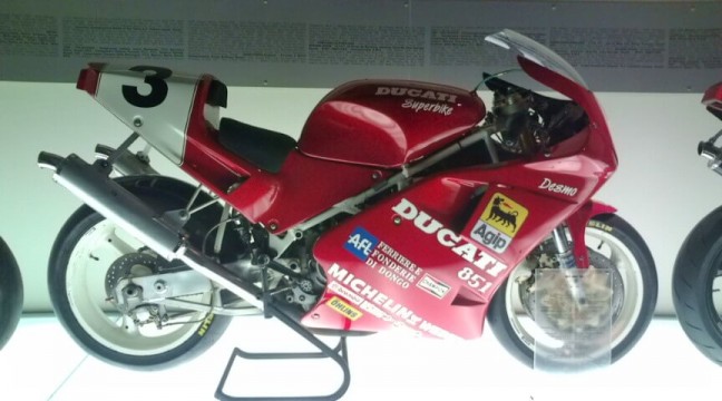 DUCATI 851