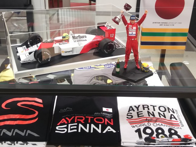 1/10スケール 1988年F1日本GP アイルトン・セナ フィギュア入荷