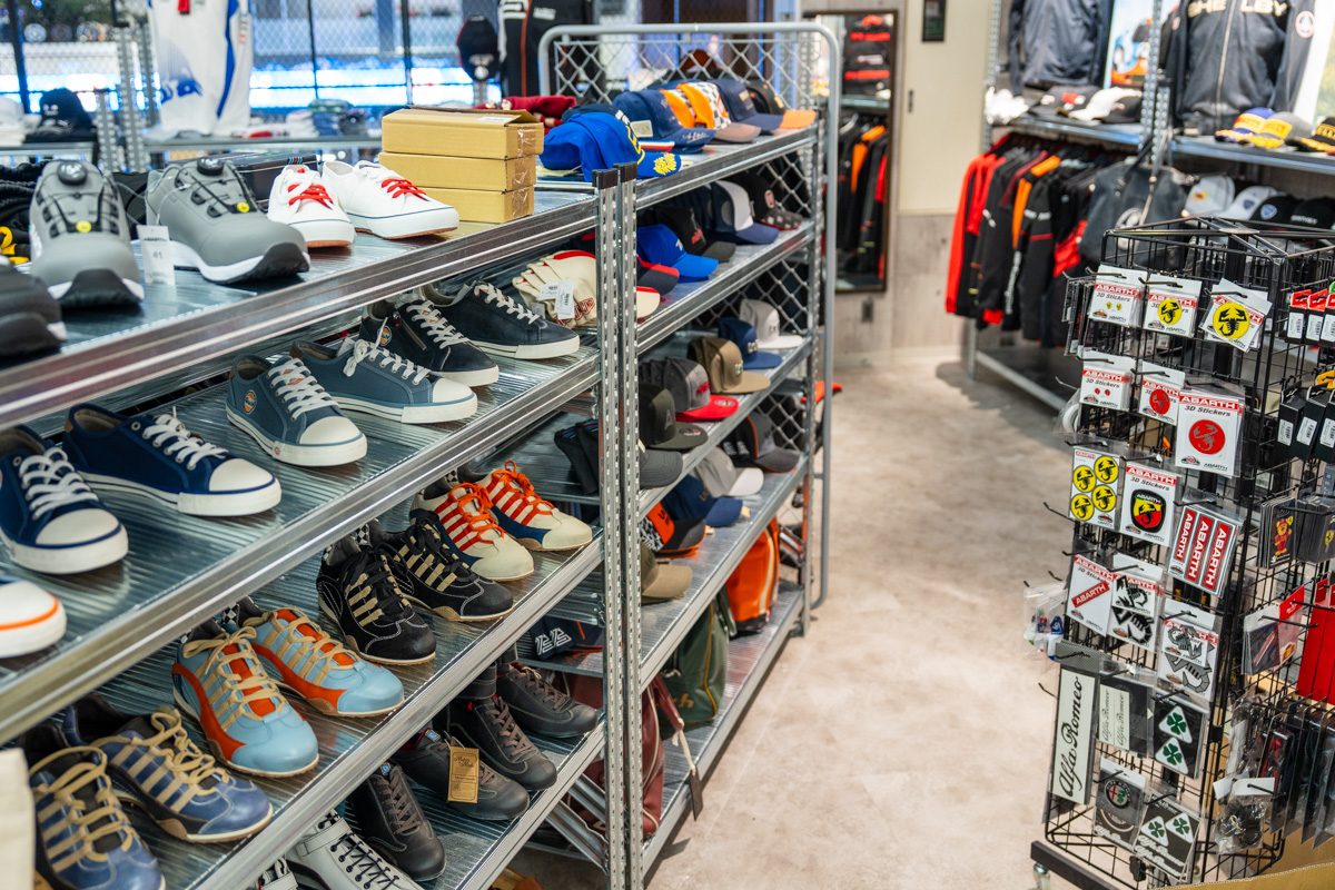 モトーリモーダ名古屋店 店内イメージ