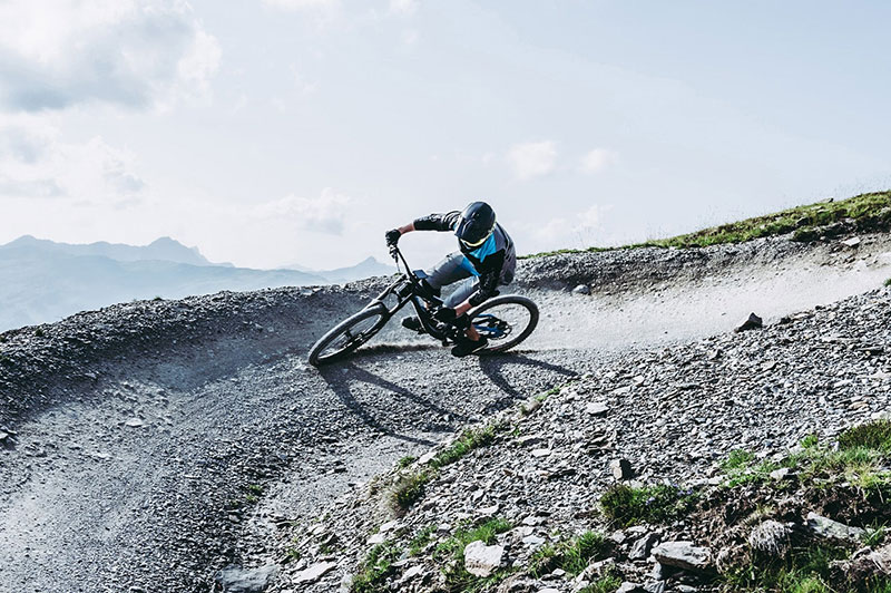 マウンテンバイクでの使用イメージ