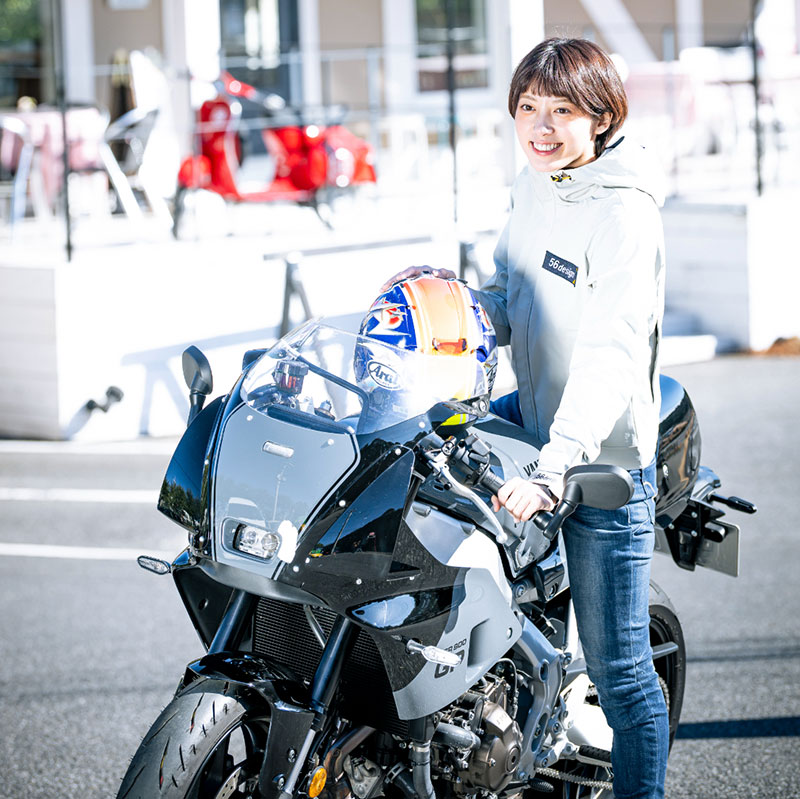 56design ベーシック フーディ モデルカット 女性