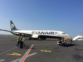 talk-about-039-01 フランス・パリ近郊にあるBEAUVAIS空港からLCCで有名なRYANAIRで出発
